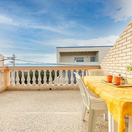 Family Friendly Seaside Apartments Kozino, Zadar - 5749 Petrcane Eksteriør bilde