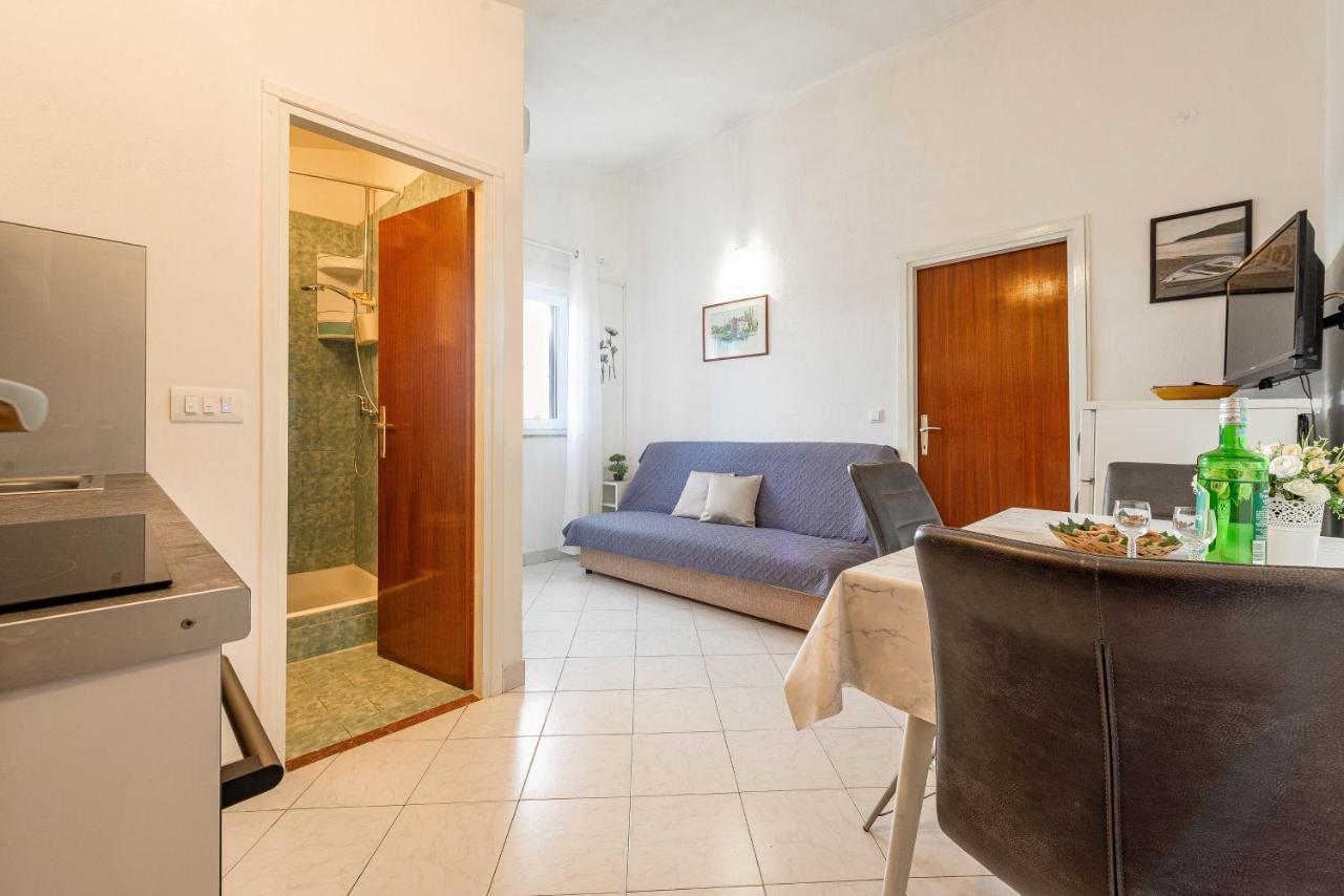 Family Friendly Seaside Apartments Kozino, Zadar - 5749 Petrcane Eksteriør bilde