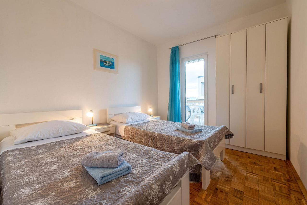 Family Friendly Seaside Apartments Kozino, Zadar - 5749 Petrcane Eksteriør bilde