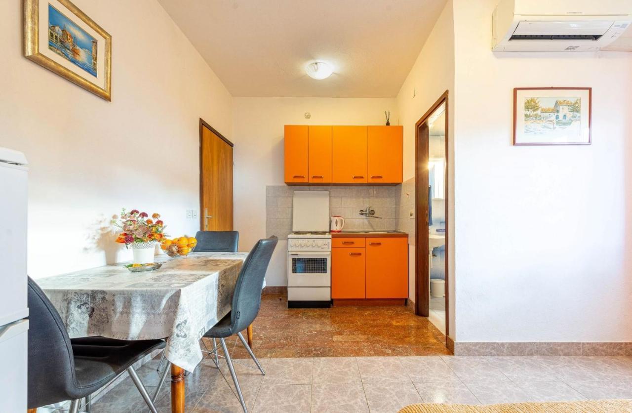 Family Friendly Seaside Apartments Kozino, Zadar - 5749 Petrcane Eksteriør bilde